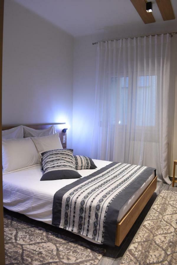 Апартаменты Alpinia N Lotus Apts.